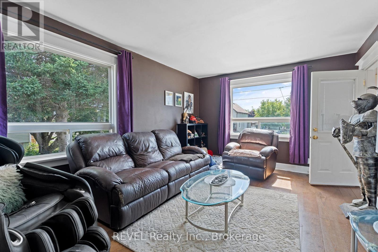Photo 6 of 70 Cross Street, Port Colborne ON
