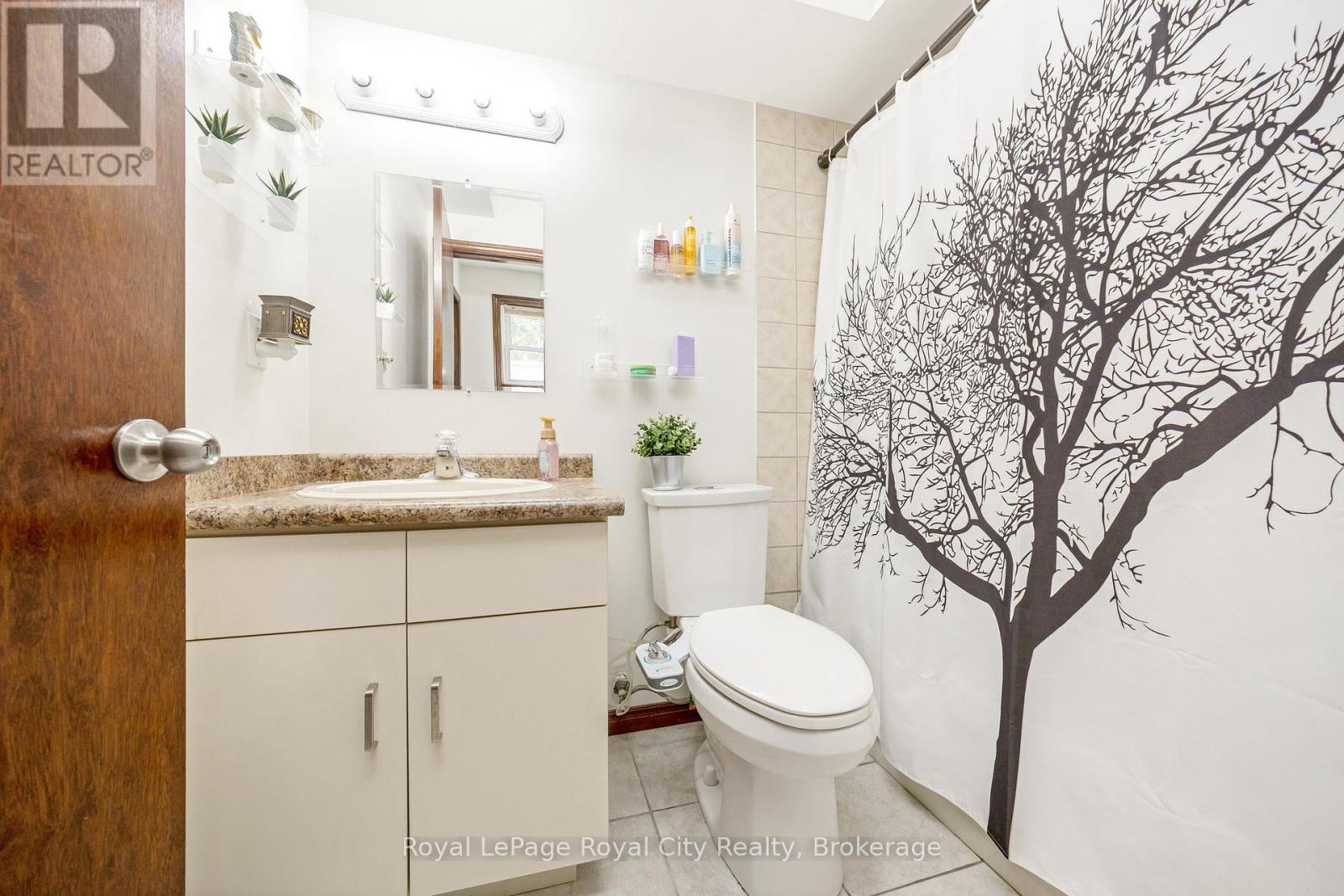 Photo 26 of 151 Queen Street, Guelph Eramosa ON