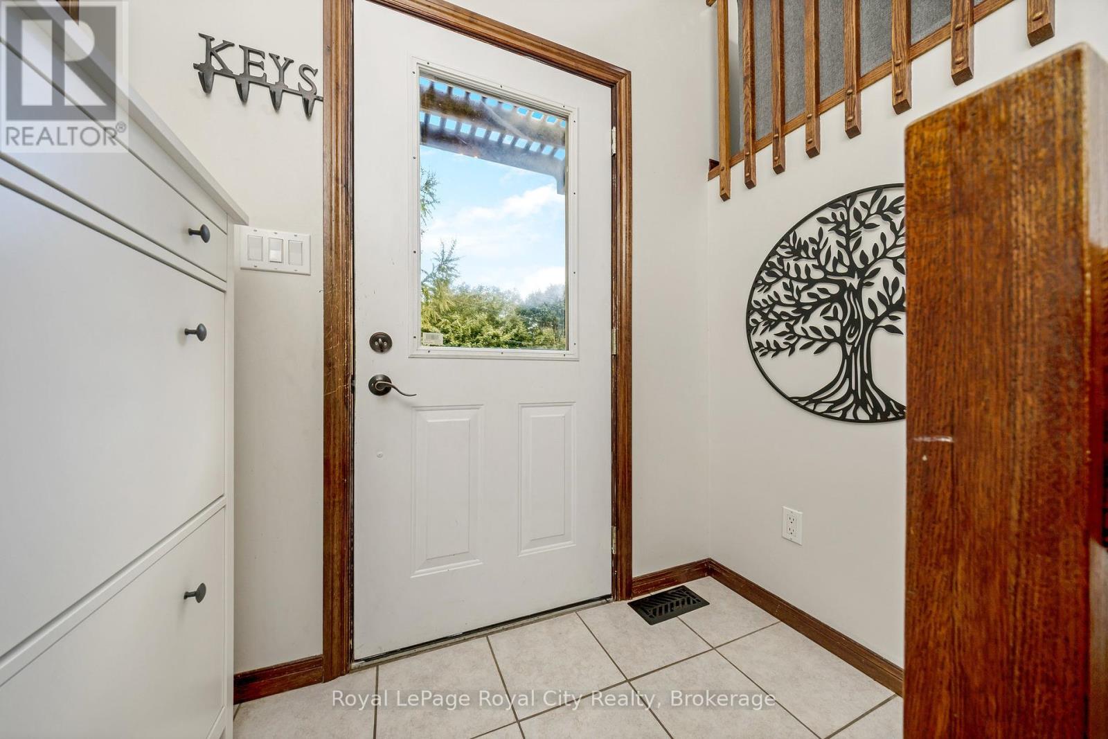 Photo 6 of 151 Queen Street, Guelph Eramosa ON