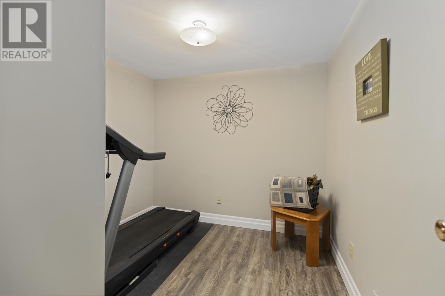 Photo 15 of 22 Hillside Dr, Sault Ste Marie ON