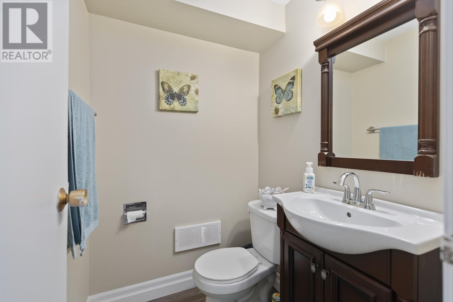 Photo 17 of 22 Hillside Dr, Sault Ste Marie ON