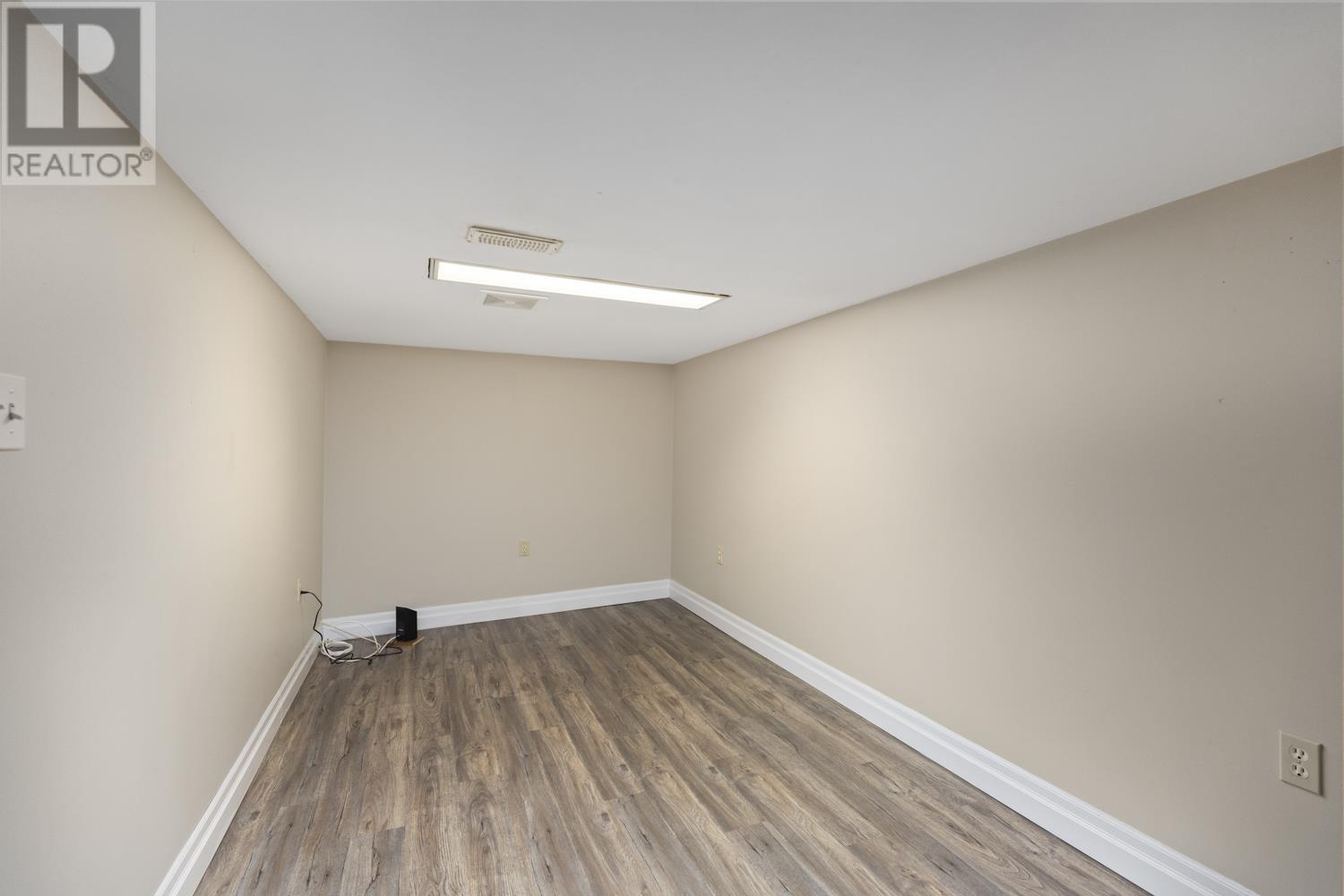 Photo 20 of 22 Hillside Dr, Sault Ste Marie ON