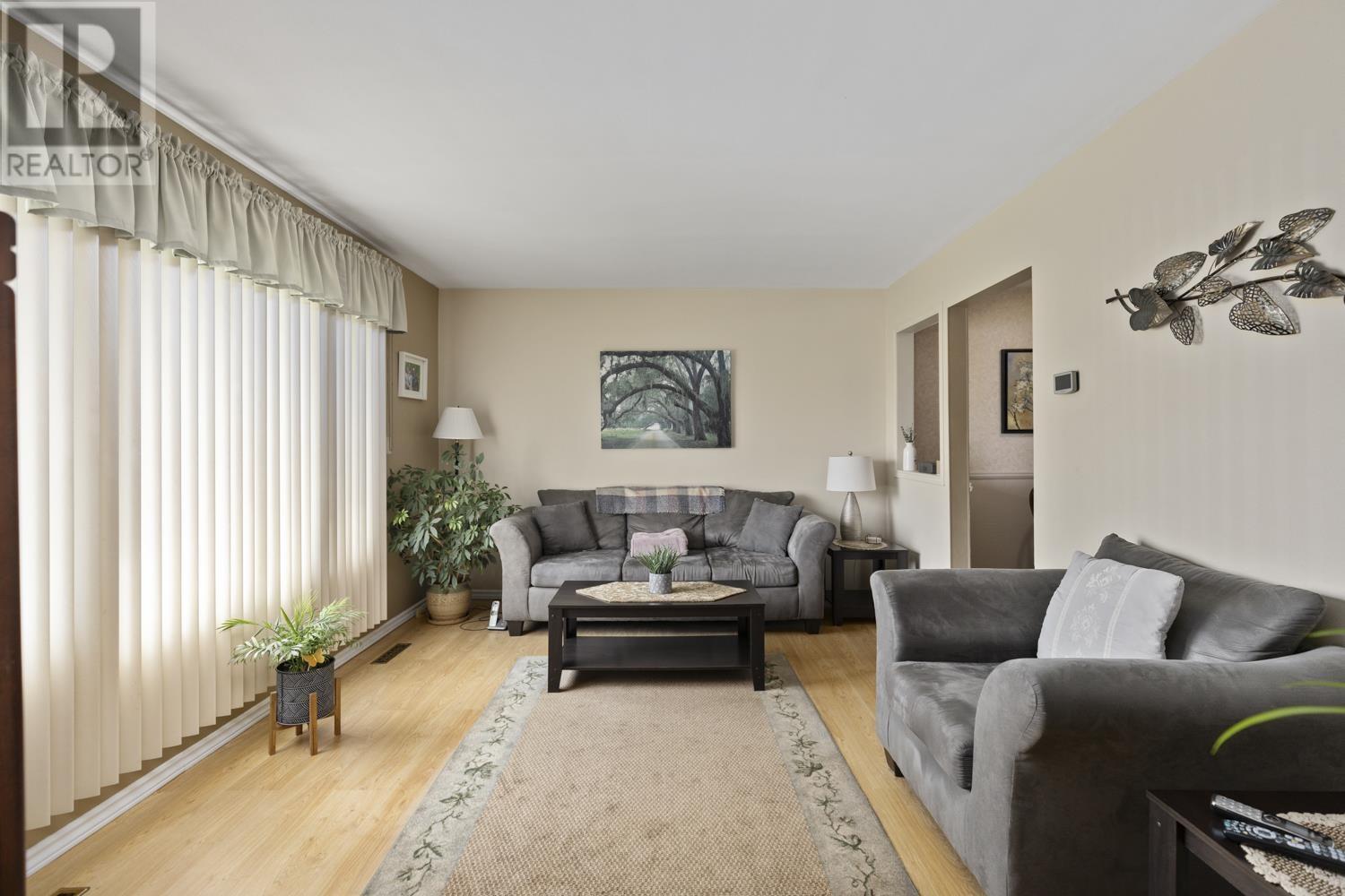 Photo 4 of 22 Hillside Dr, Sault Ste Marie ON