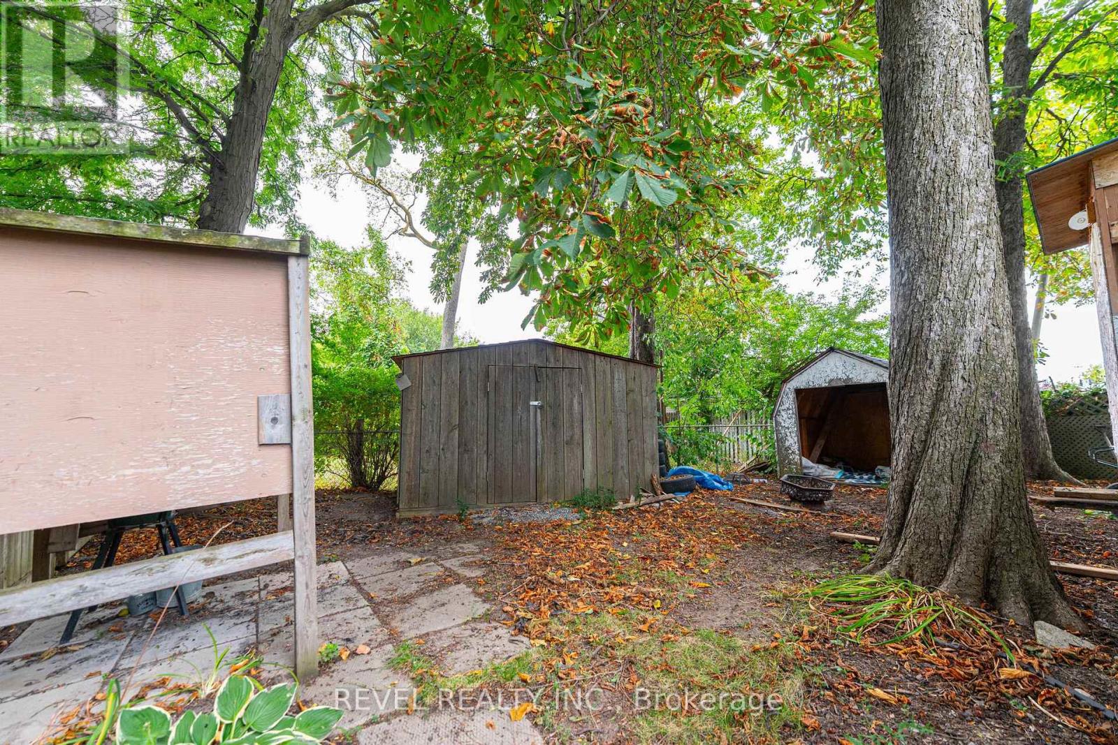 Photo 32 of 11 Elmwood Avenue, St Catharines ON