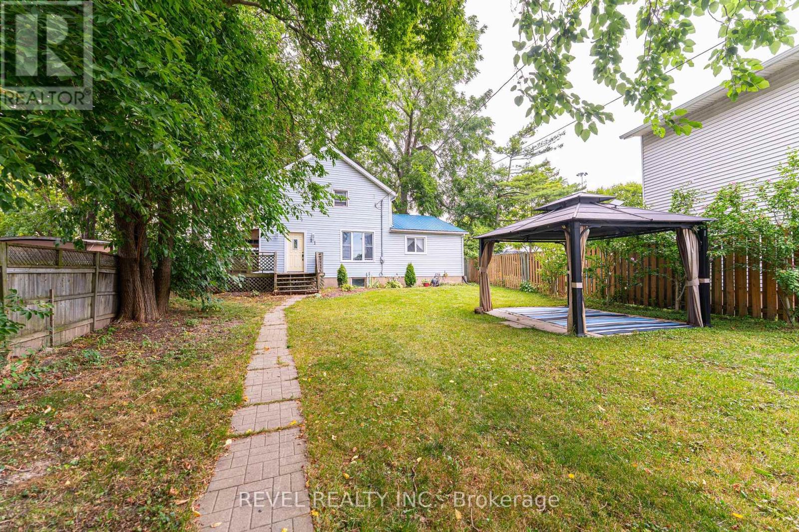 Photo 35 of 11 Elmwood Avenue, St Catharines ON