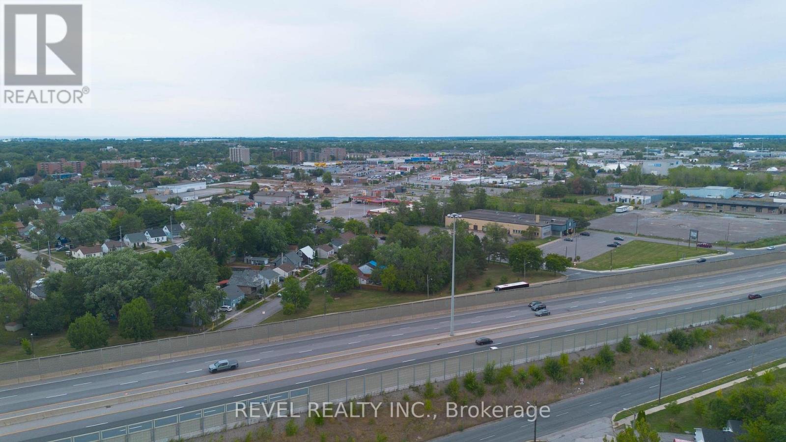 Photo 7 of 11 Elmwood Avenue, St Catharines ON