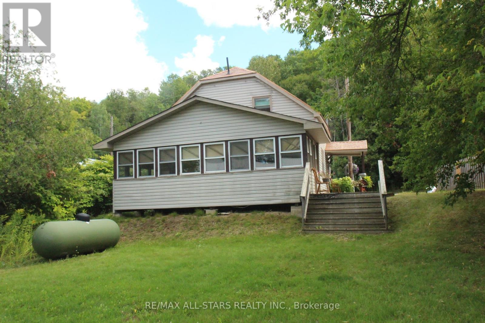 Photo 5 of 77 Bobcaygeon Road, Minden Hills ON