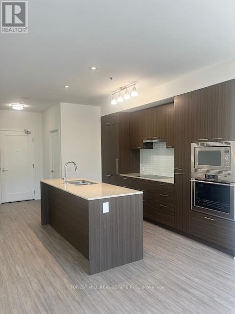Photo 6 of Th 9 310 Tweedsmuir Avenue, Toronto ON