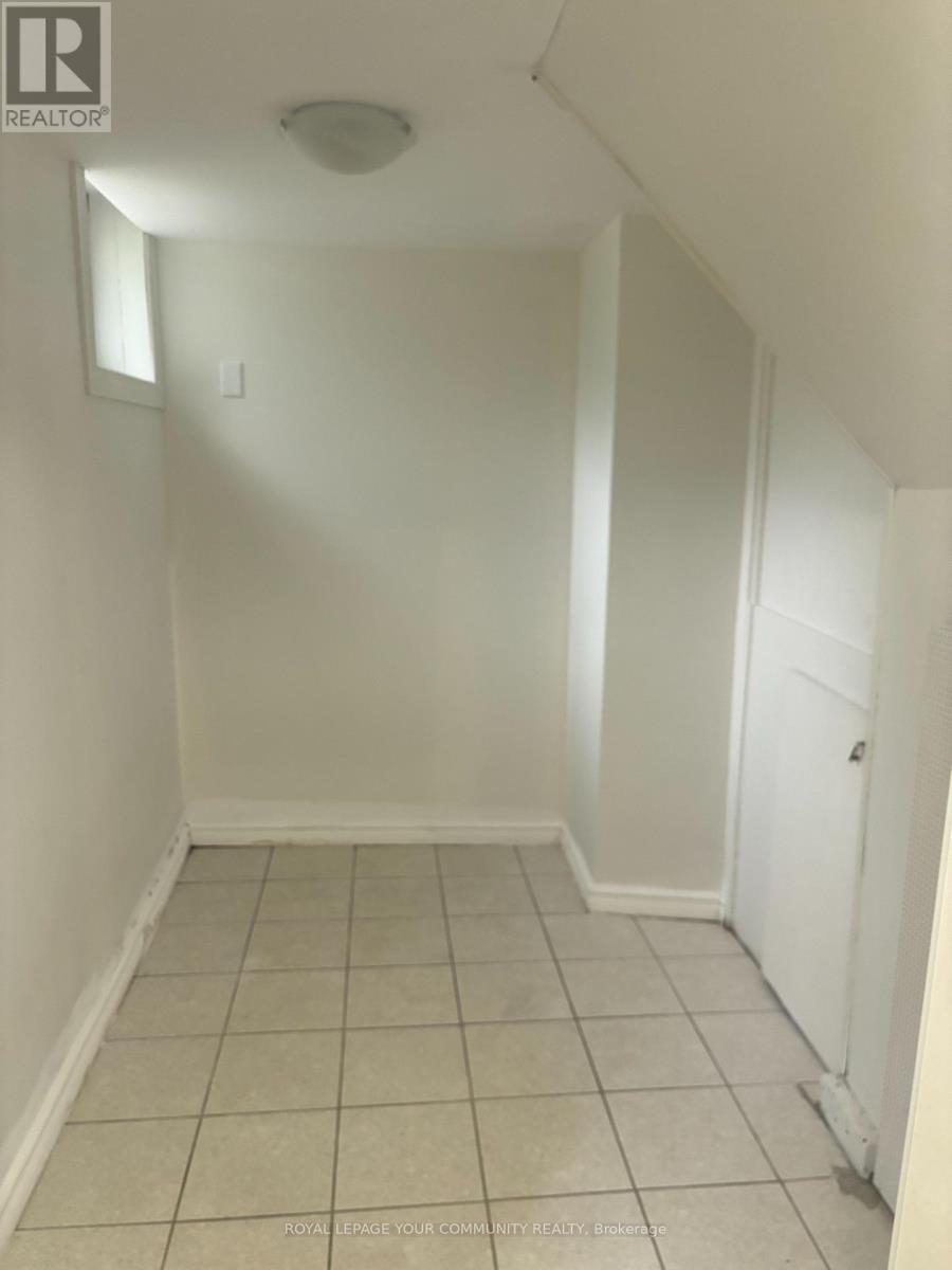 Photo 7 of 45 Netherford Road, Vaughan ON