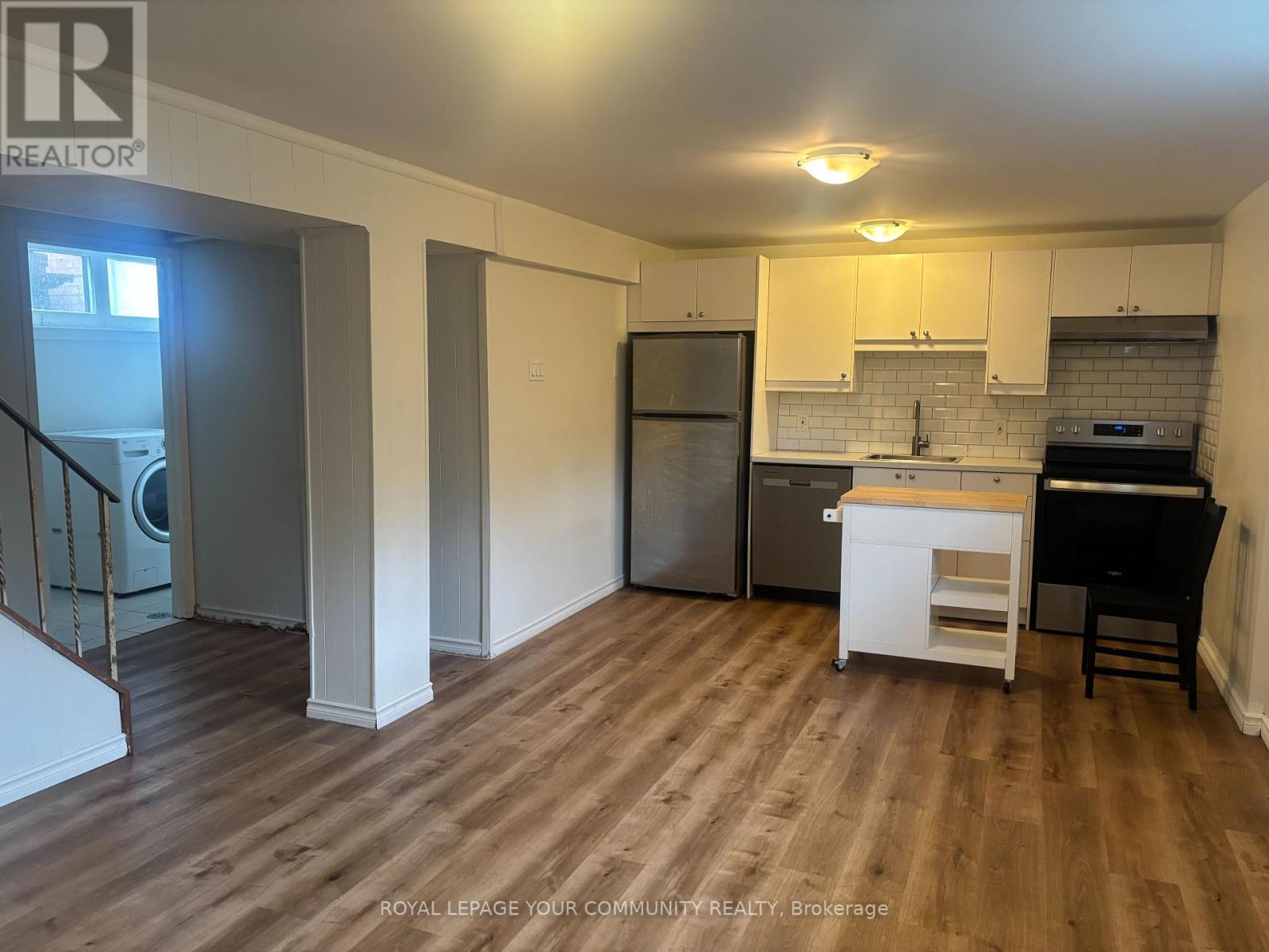 Photo 4 of 45 Netherford Road, Vaughan ON