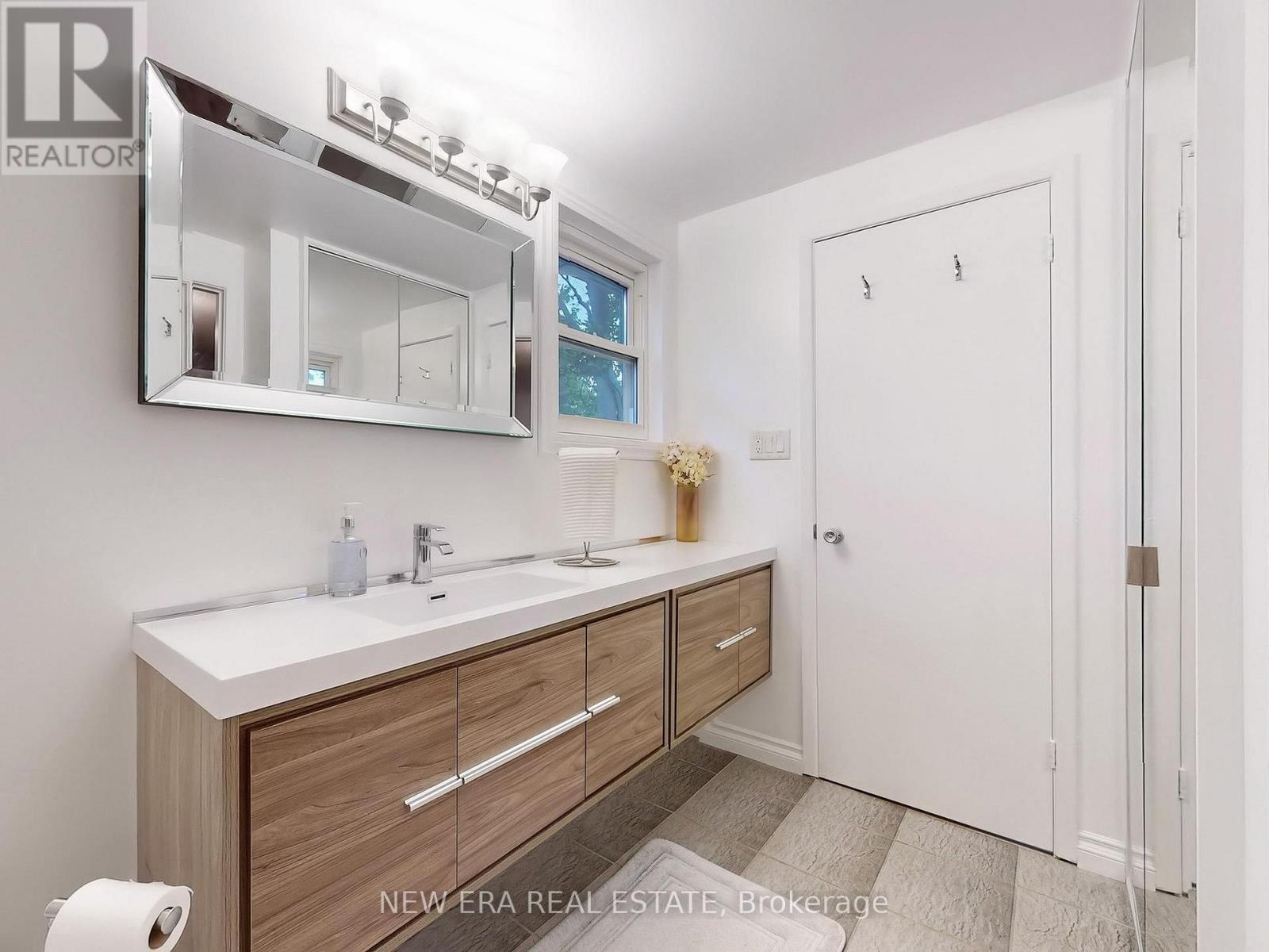 Photo 24 of 2669 Inlake Court, Mississauga ON