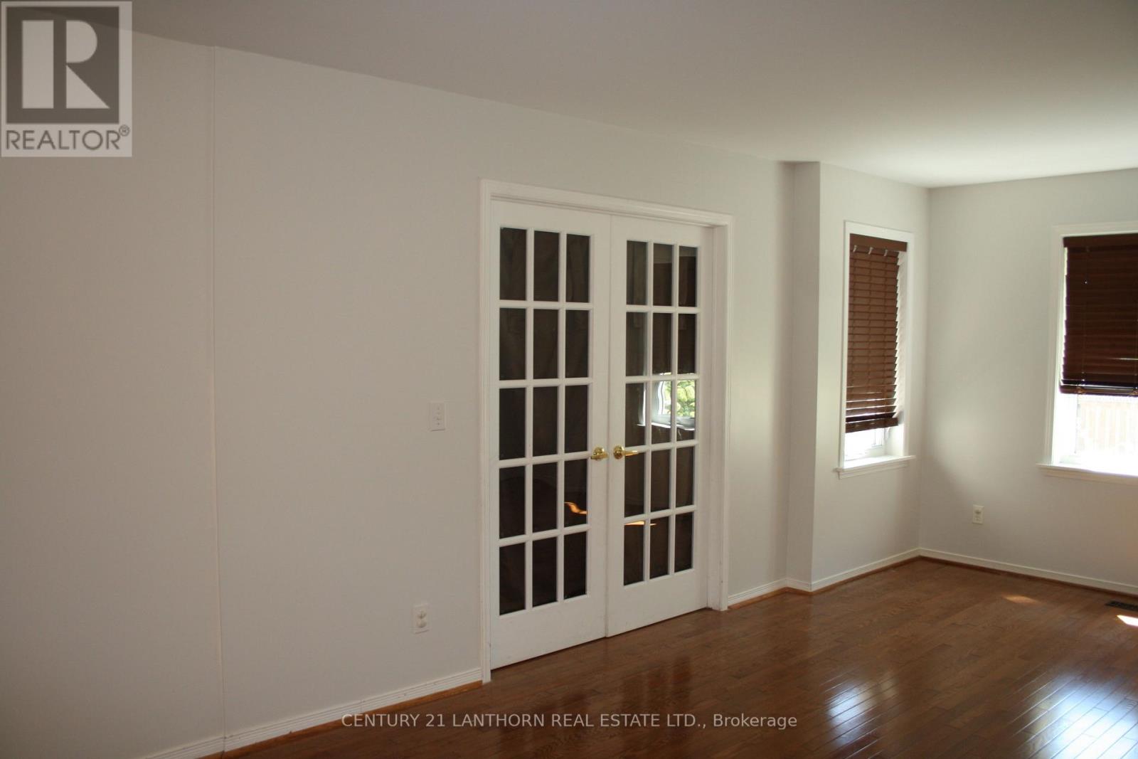 Photo 10 of 19 Pinegrove Court, Belleville ON
