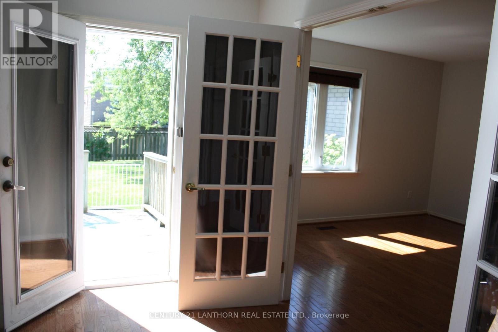 Photo 12 of 19 Pinegrove Court, Belleville ON