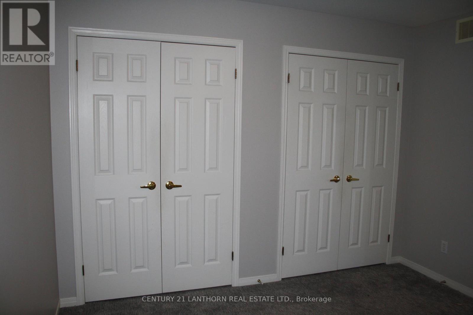 Photo 17 of 19 Pinegrove Court, Belleville ON