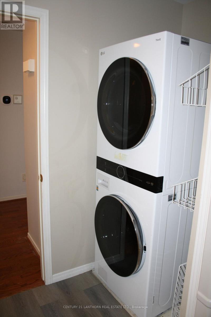 Photo 13 of 19 Pinegrove Court, Belleville ON