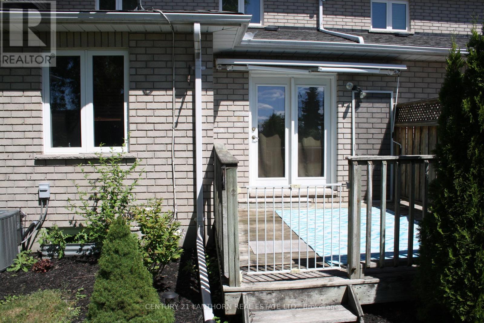Photo 22 of 19 Pinegrove Court, Belleville ON