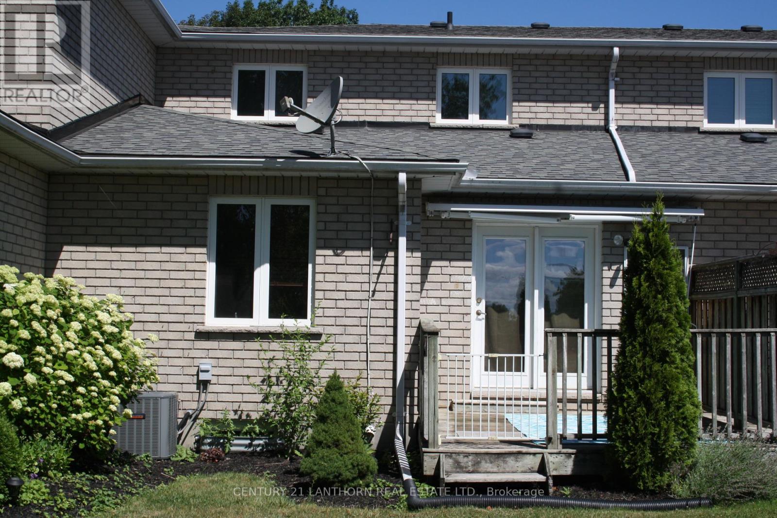 Photo 21 of 19 Pinegrove Court, Belleville ON