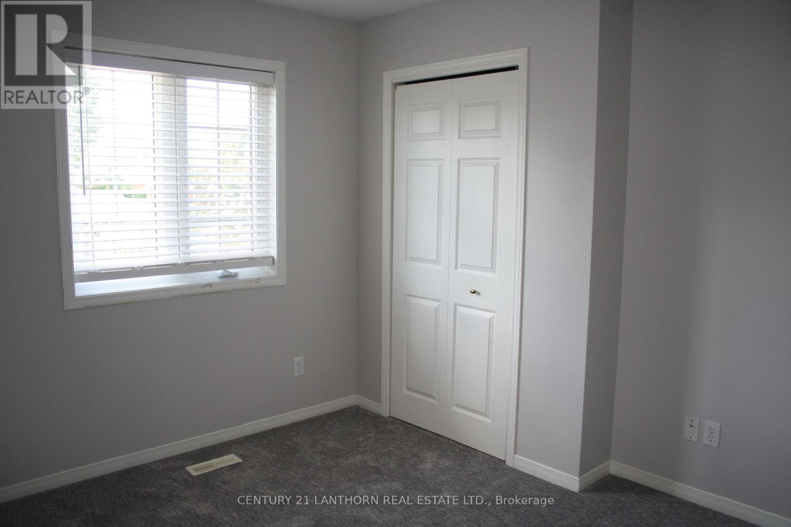 Photo 16 of 19 Pinegrove Court, Belleville ON