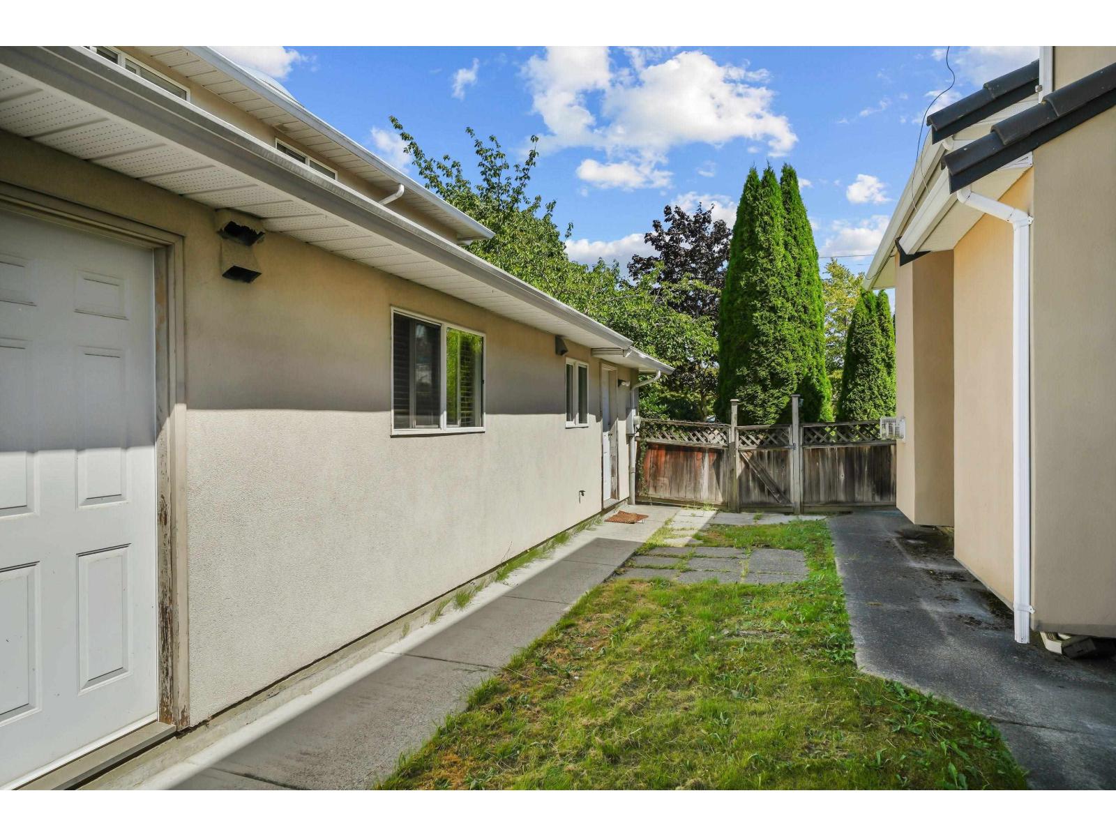 Photo 30 of 7137 132 Street, Surrey BC