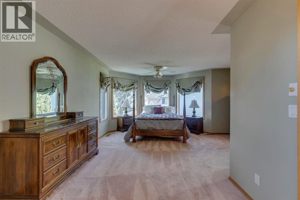 Single Family House for Sale in  Evergreen Hill SW Evergreen Calgary 