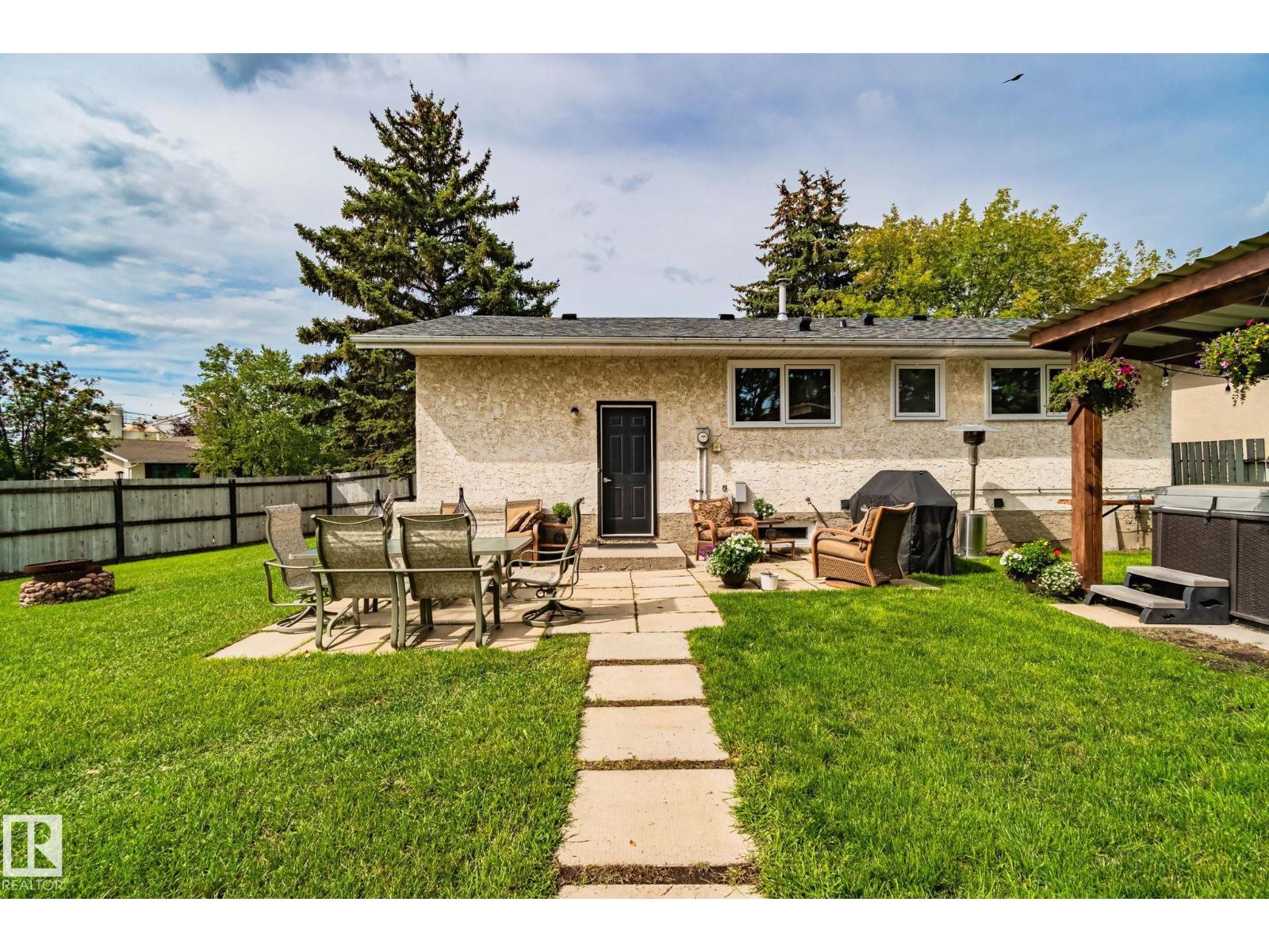 Photo 37 of 9501 98 A St, Morinville AB