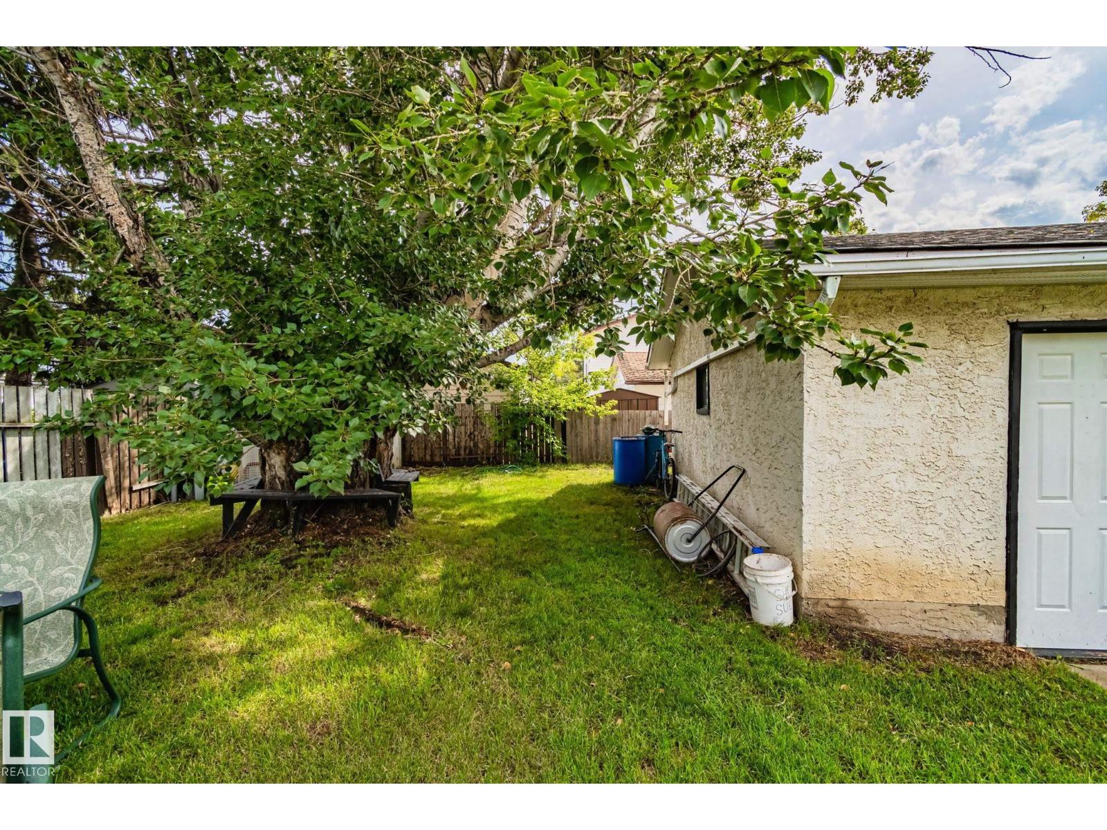 Photo 38 of 9501 98 A St, Morinville AB