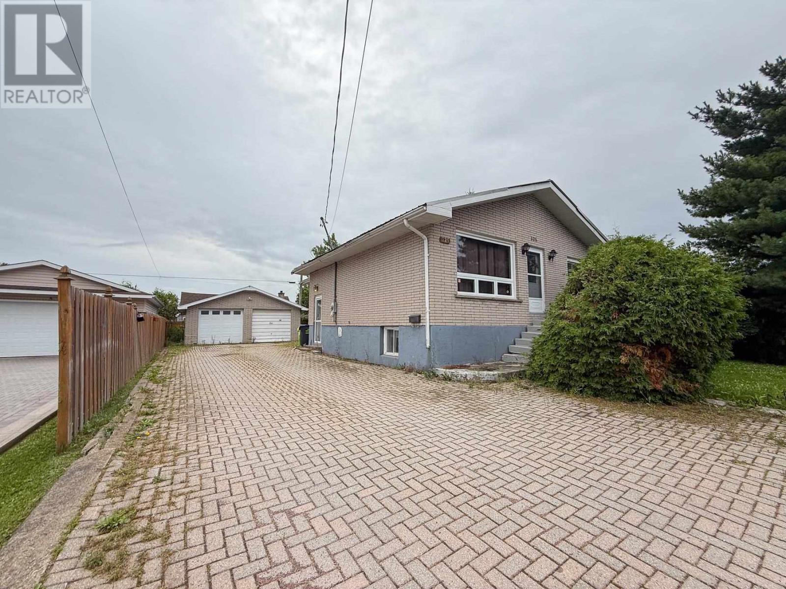 Photo 3 of 325 Sussex Rd, Sault Ste Marie ON