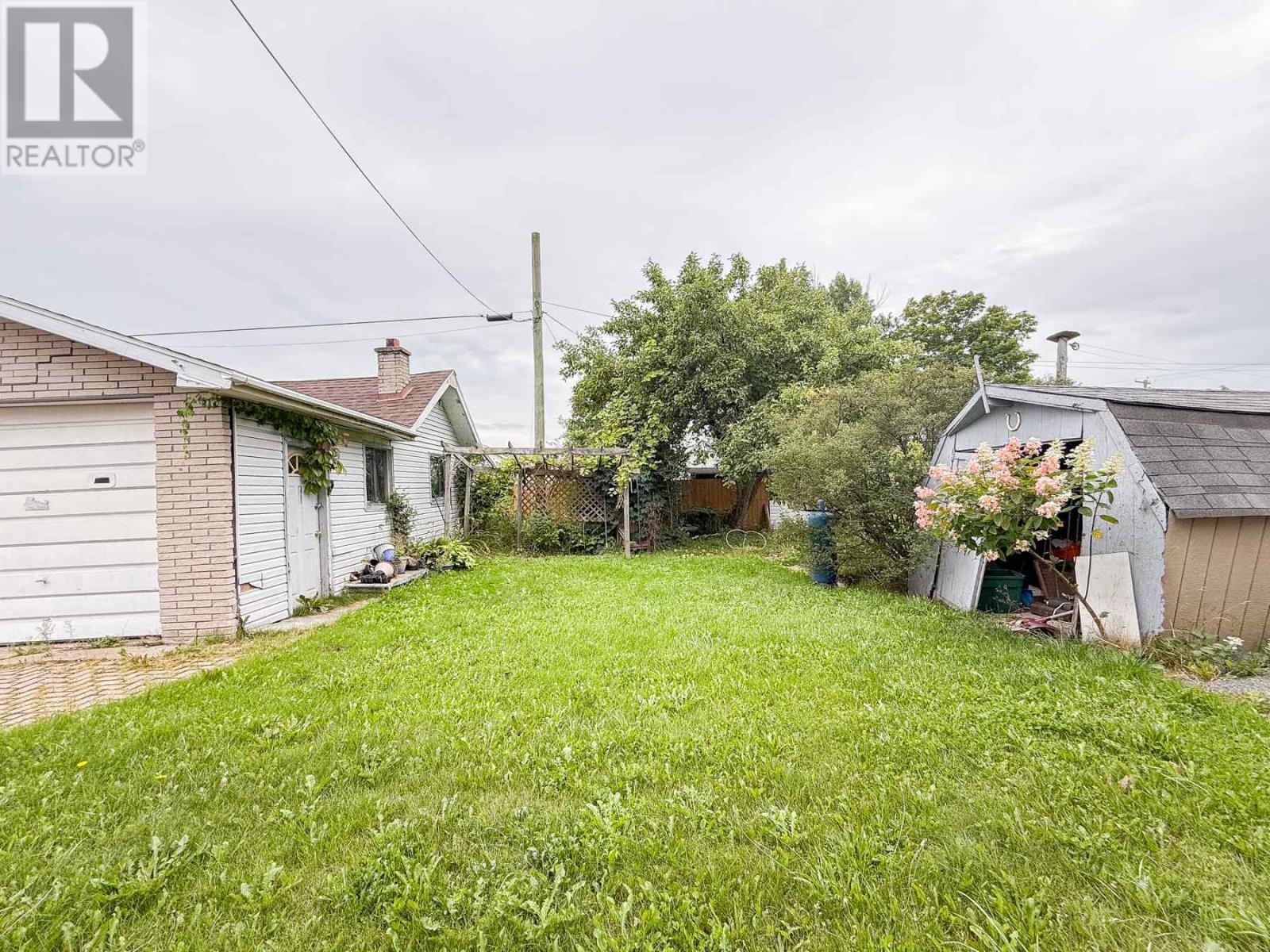 Photo 37 of 325 Sussex Rd, Sault Ste Marie ON