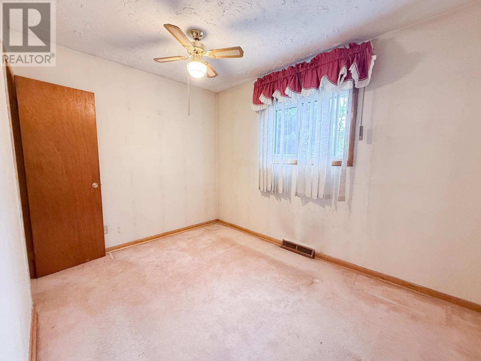 Photo 20 of 325 Sussex Rd, Sault Ste Marie ON
