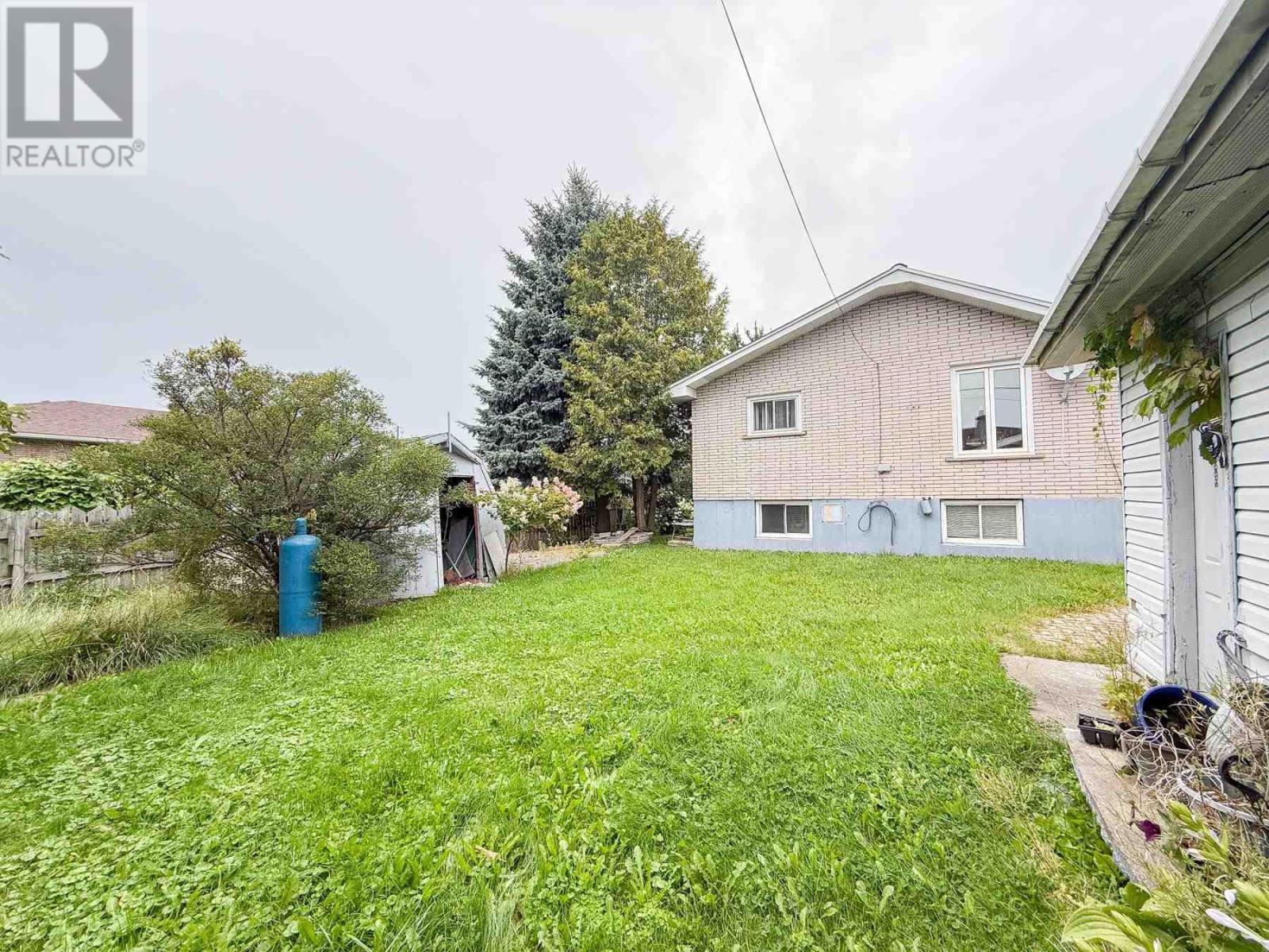 Photo 39 of 325 Sussex Rd, Sault Ste Marie ON