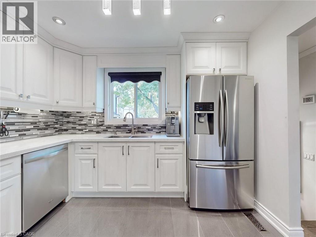 Photo 14 of 2200 Glenwood School Drive Unit 48, Burlington ON