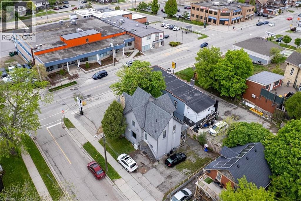 Photo 17 of 686 King Street E, Kitchener ON
