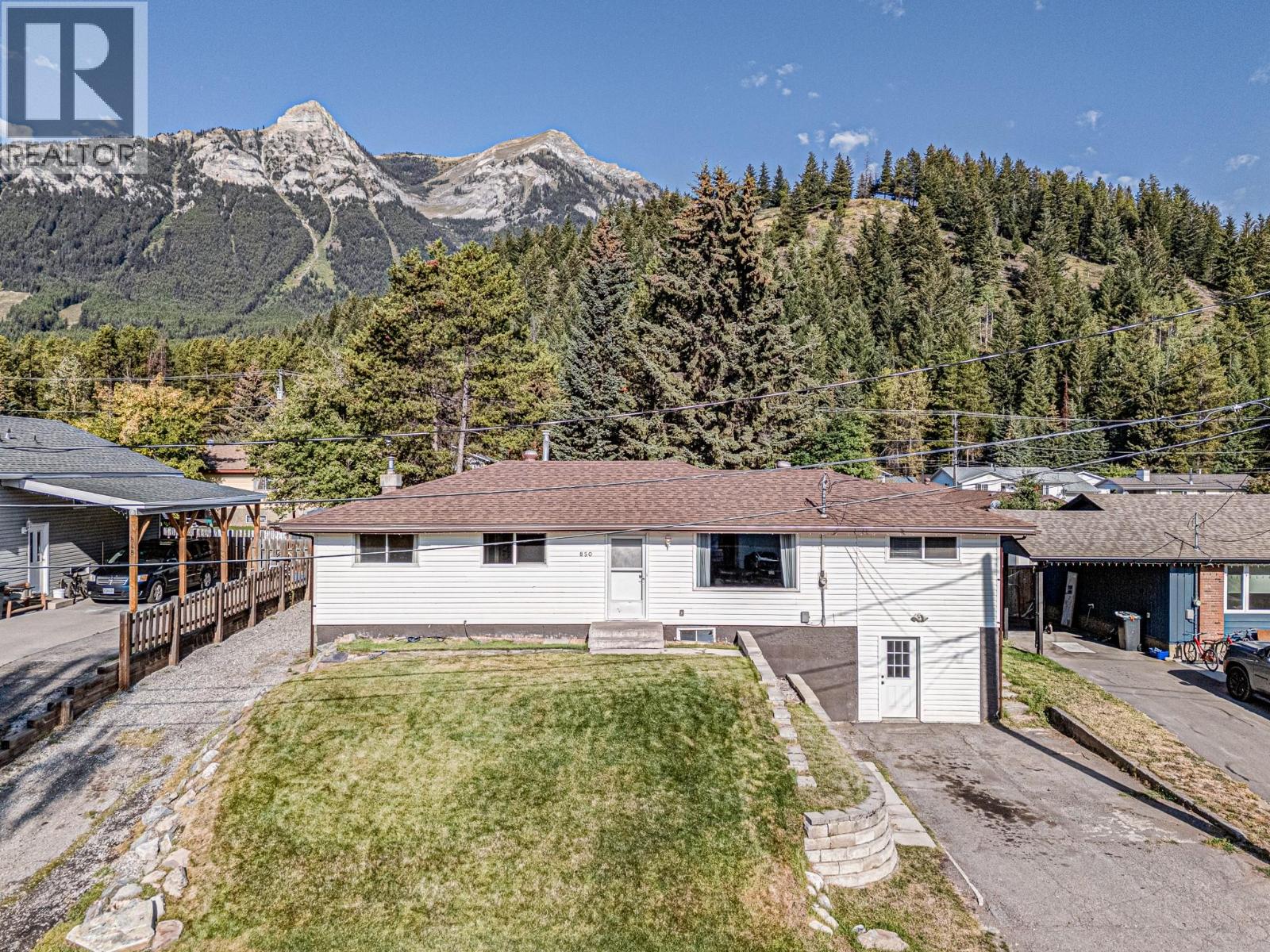 Photo 1 of 850 Minto Crescent, Elkford BC