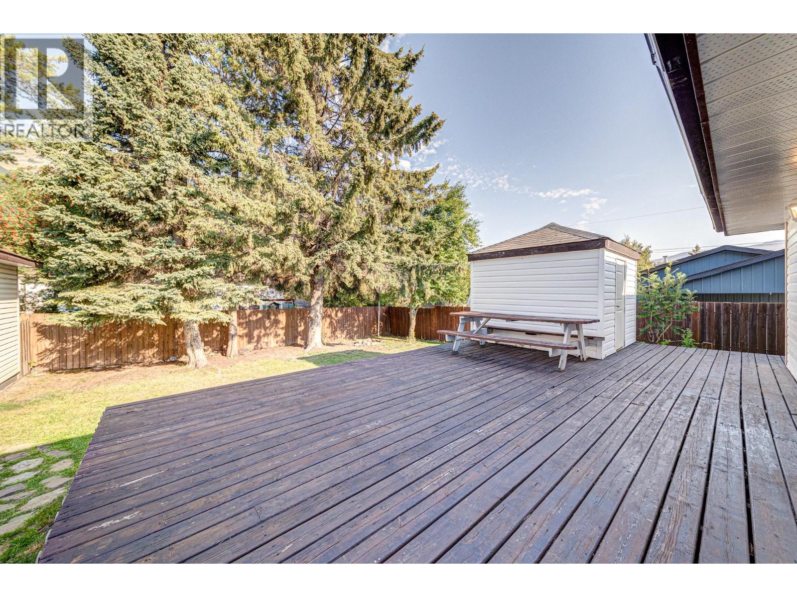 Photo 45 of 850 Minto Crescent, Elkford BC