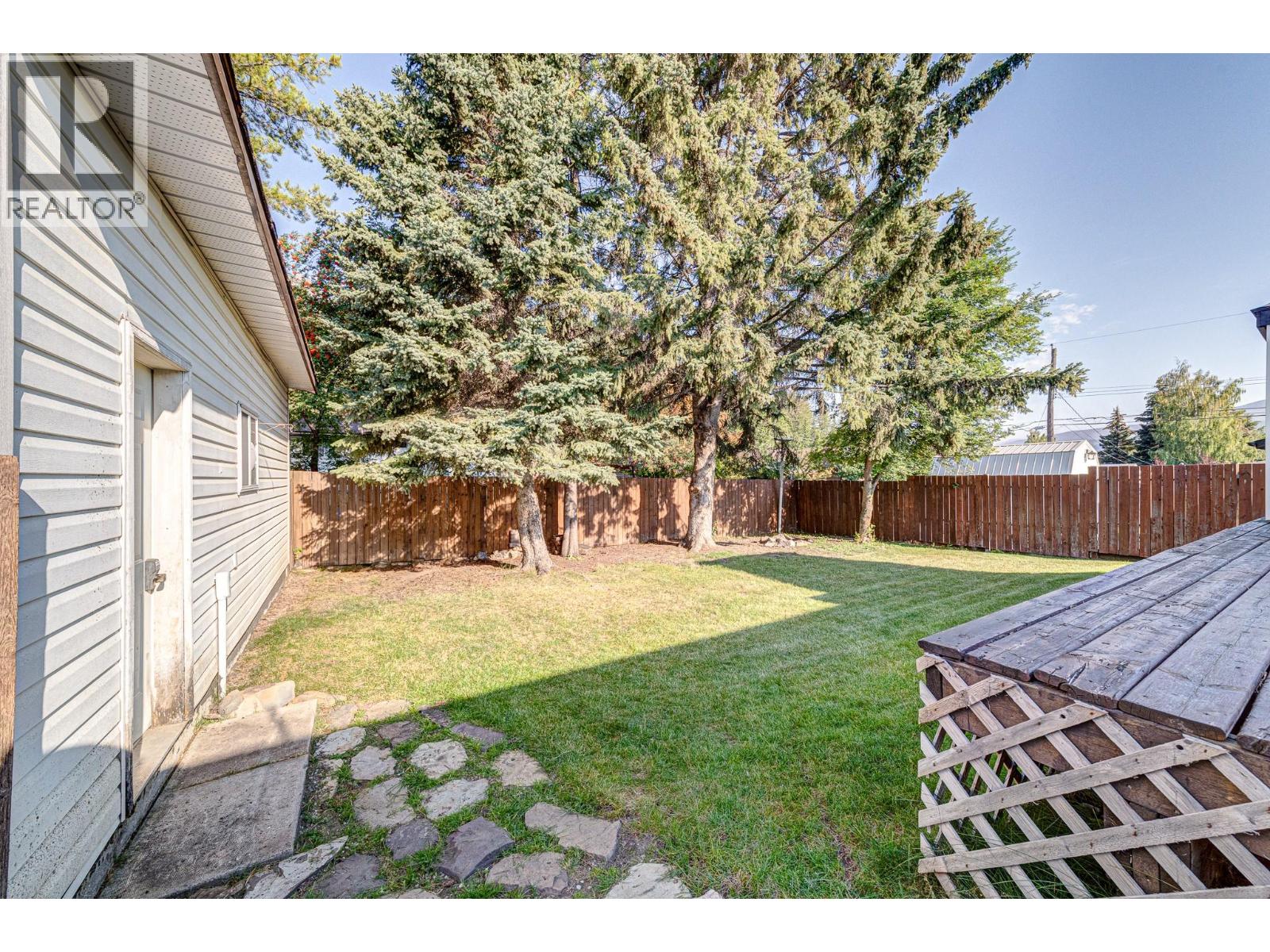 Photo 46 of 850 Minto Crescent, Elkford BC