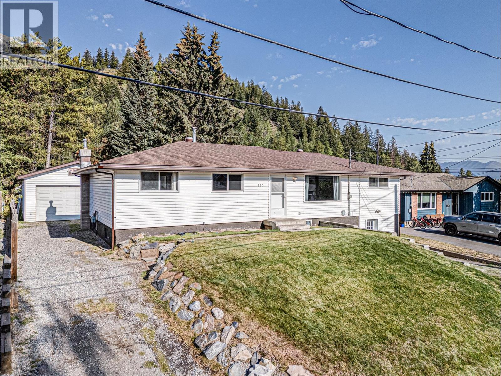 Photo 55 of 850 Minto Crescent, Elkford BC