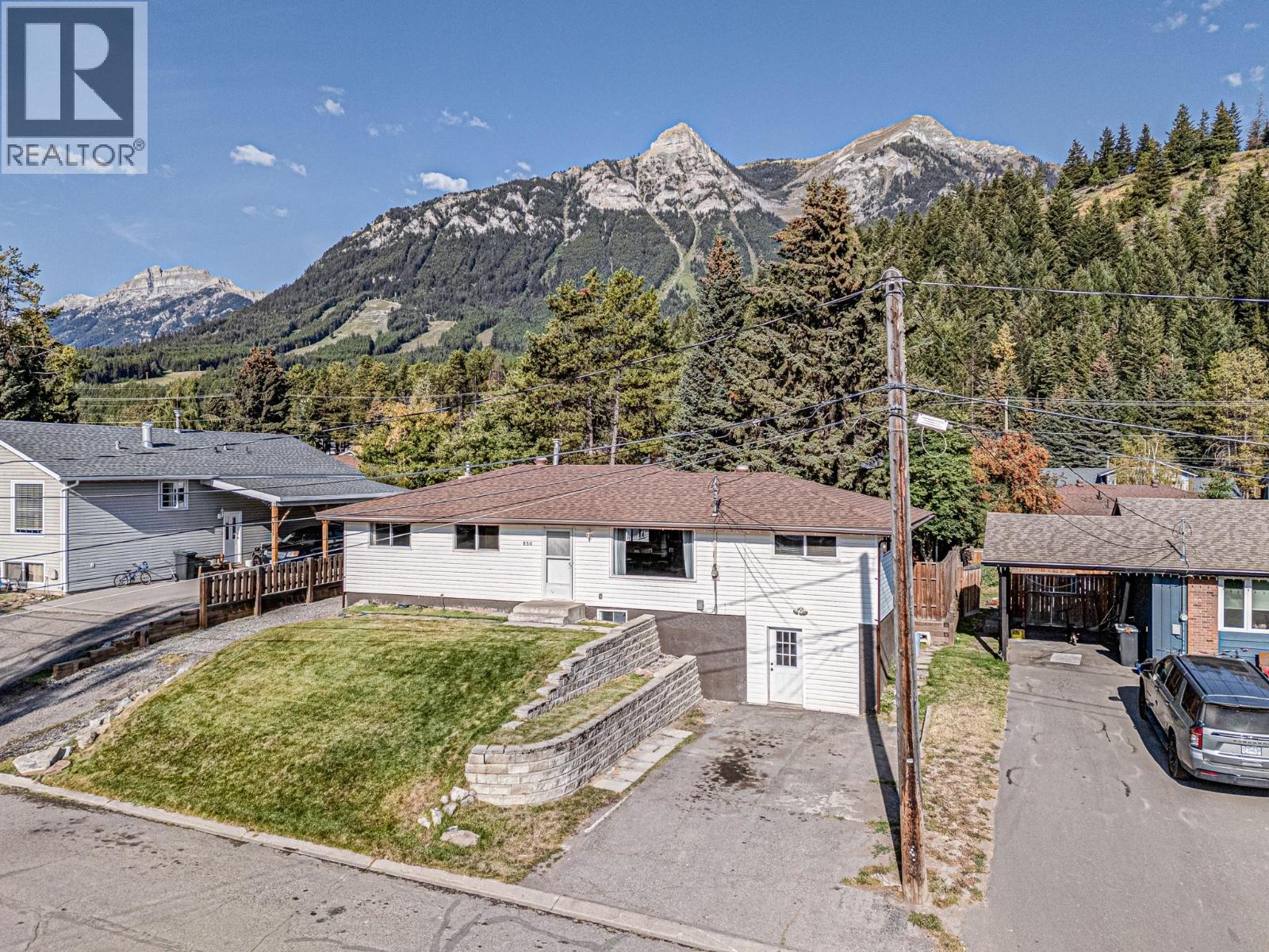 Photo 58 of 850 Minto Crescent, Elkford BC