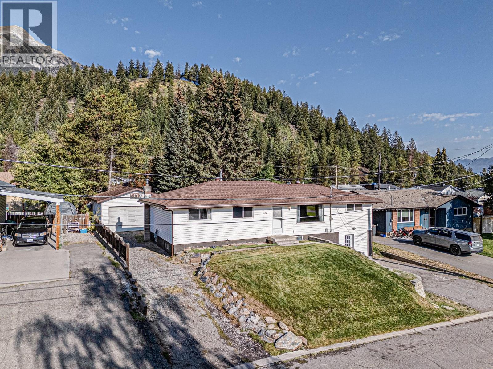 Photo 59 of 850 Minto Crescent, Elkford BC