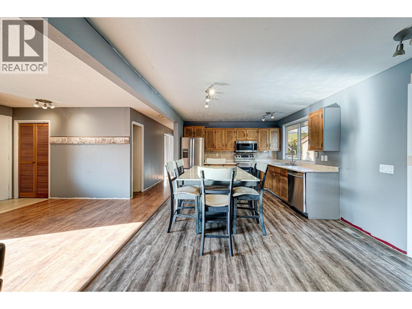 Photo 9 of 850 Minto Crescent, Elkford BC