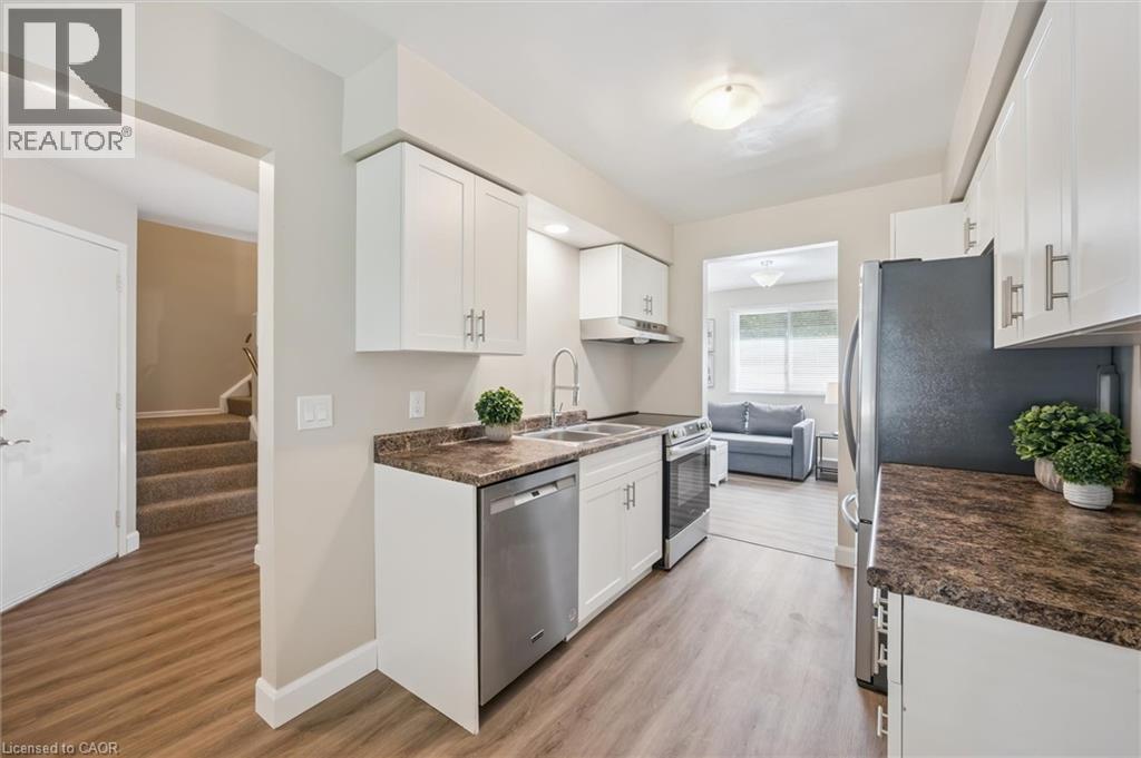 Photo 10 of 476 Kingscourt Drive Unit 22, Waterloo ON