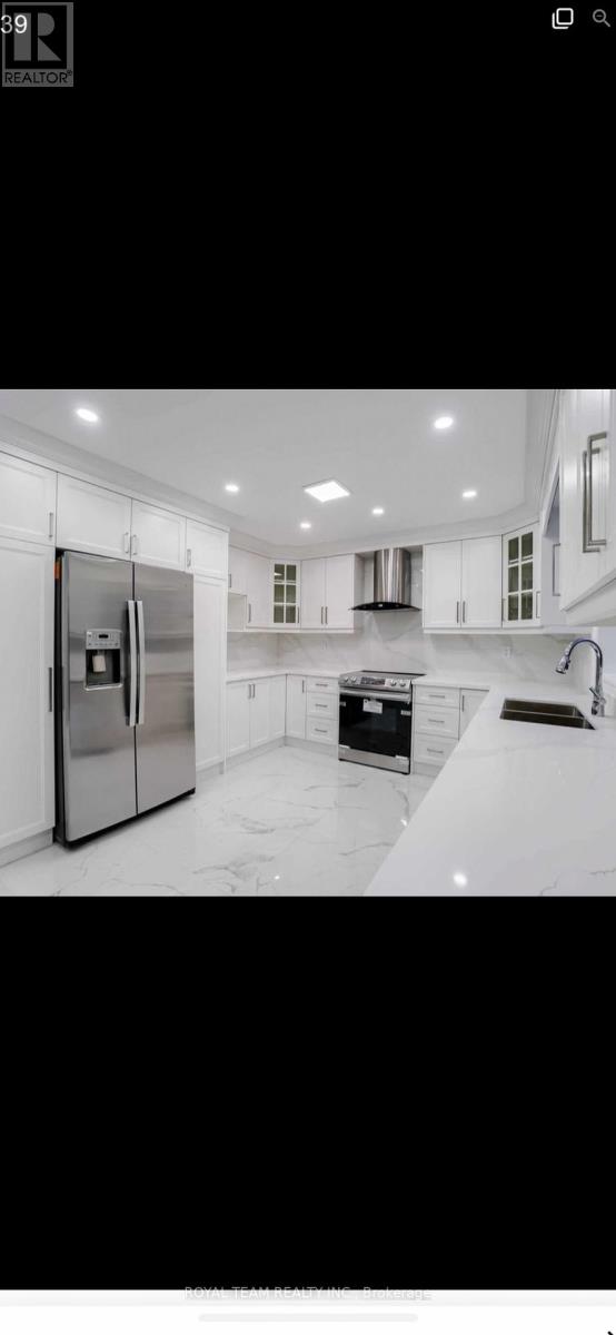 Photo 8 of 809 Joe Persechini Drive, Newmarket ON