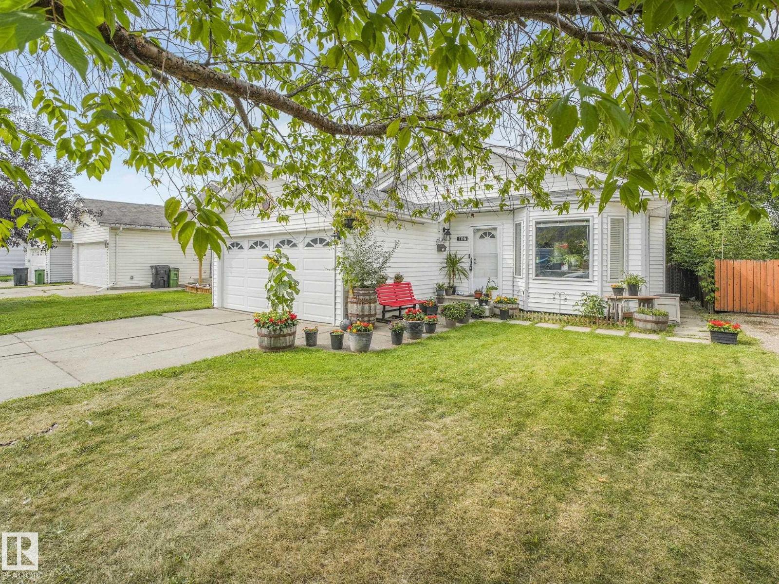 Photo 3 of 1116 61 St Nw Nw, Edmonton AB