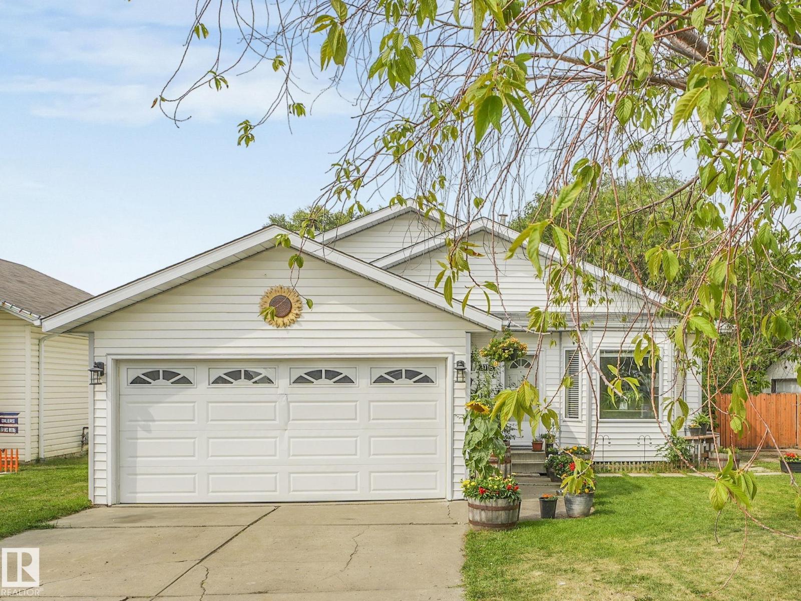 Photo 1 of 1116 61 St Nw Nw, Edmonton AB