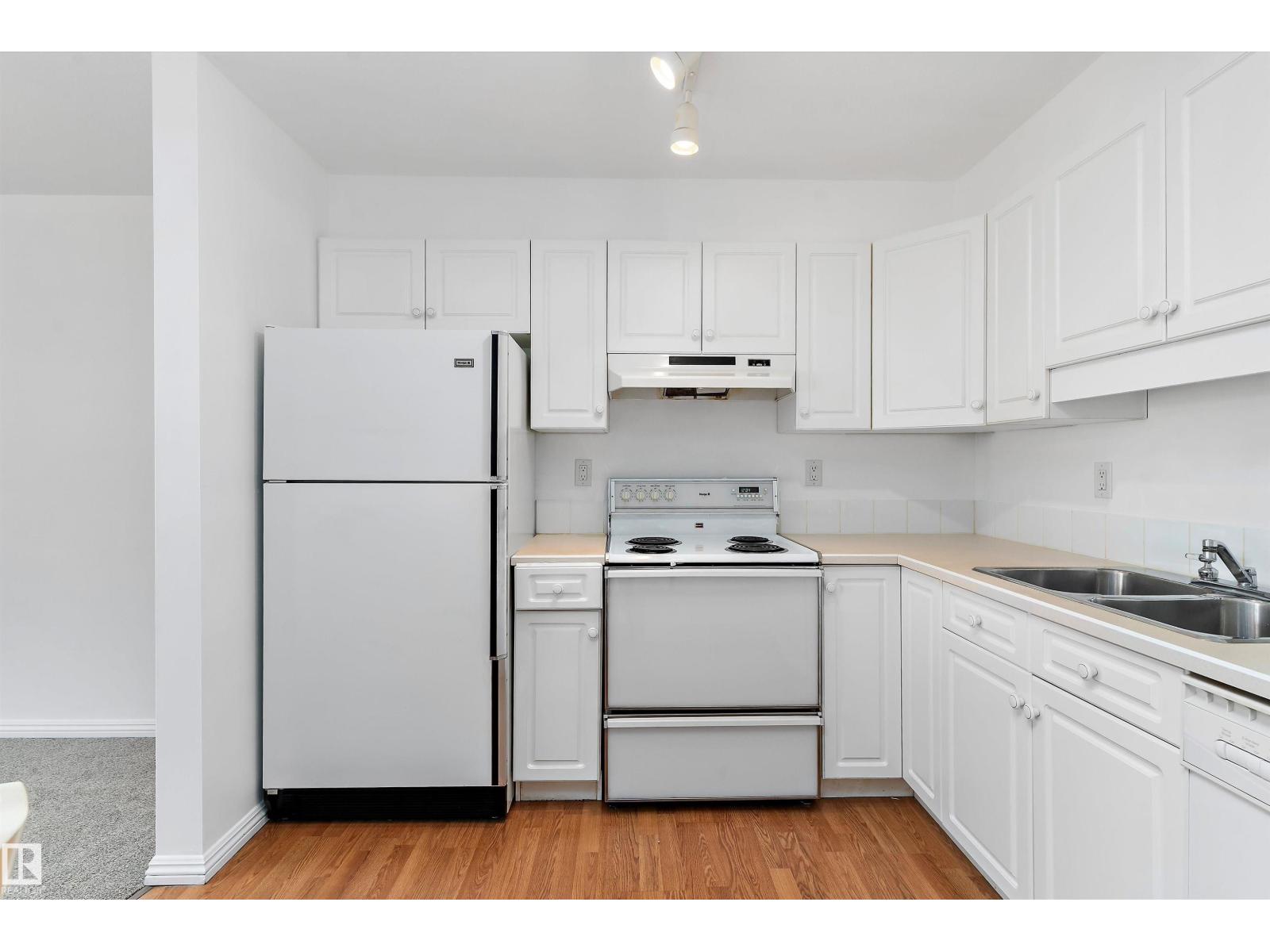 Photo 9 of 215 6220 Fulton Rd Nw, Edmonton AB