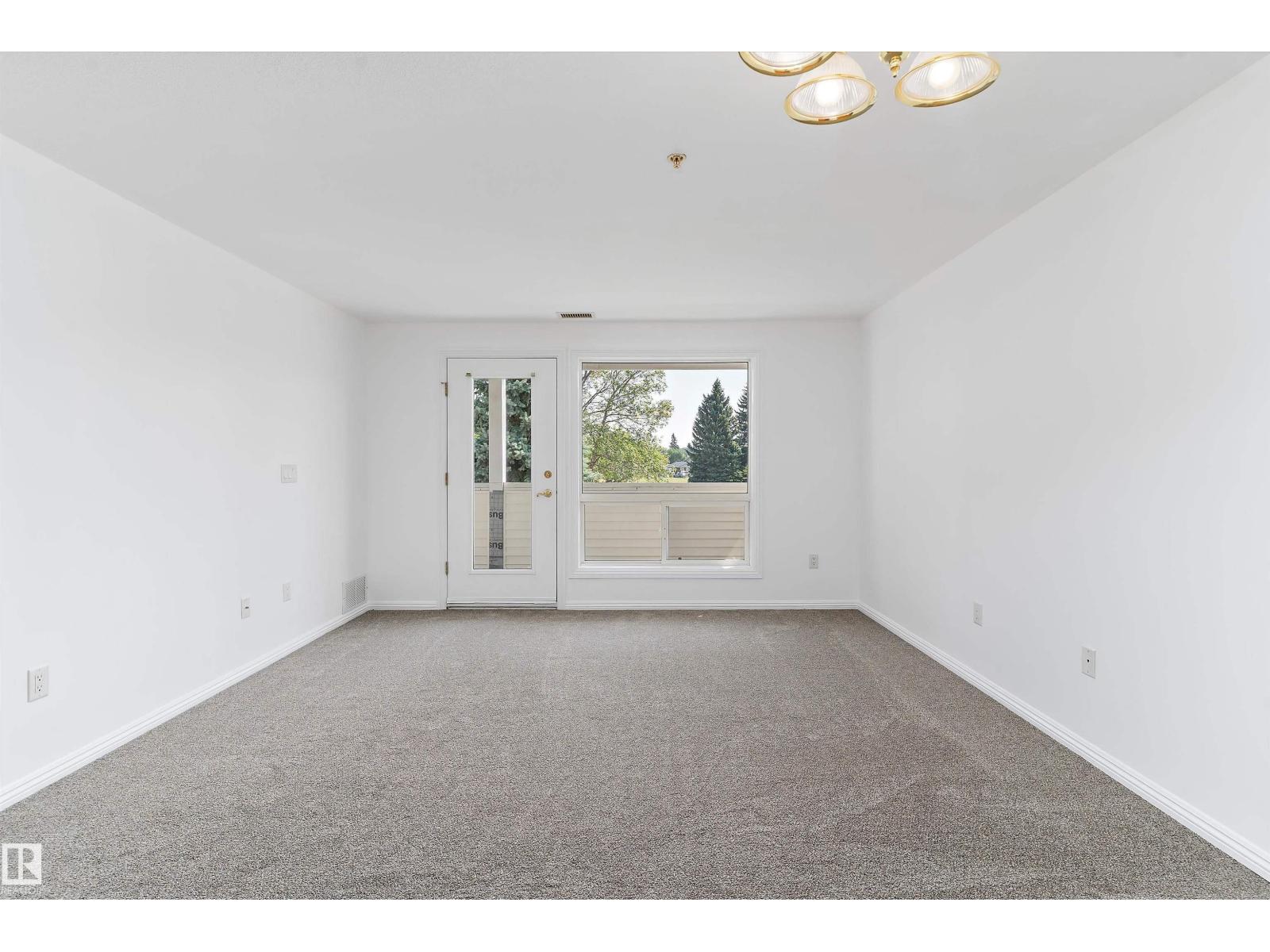 Photo 11 of 215 6220 Fulton Rd Nw, Edmonton AB