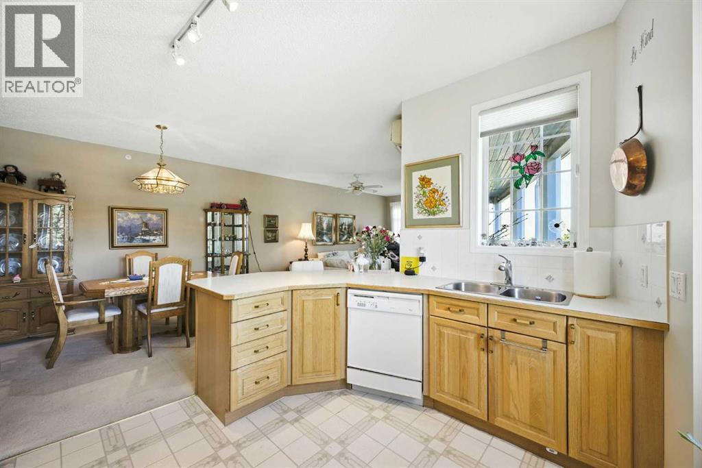 Photo 10 of 422 5201 Dalhousie Drive Nw, Calgary AB