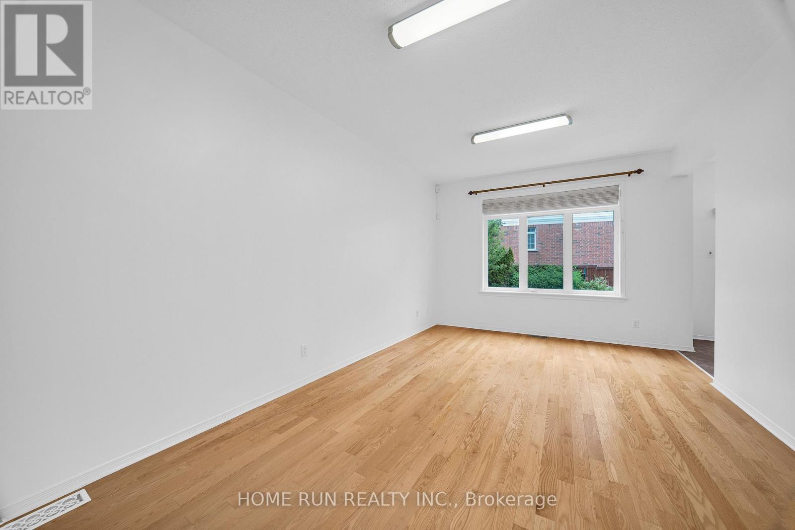 Photo 10 of 3438 Wyman Crescent, Ottawa ON