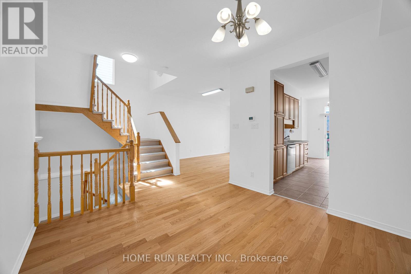 Photo 11 of 3438 Wyman Crescent, Ottawa ON