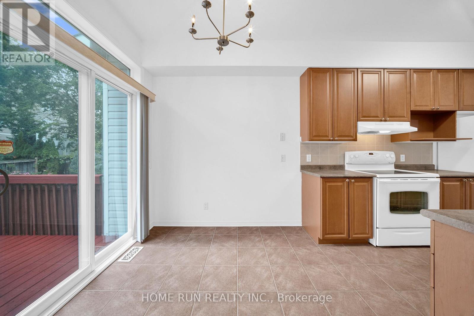 Photo 6 of 3438 Wyman Crescent, Ottawa ON