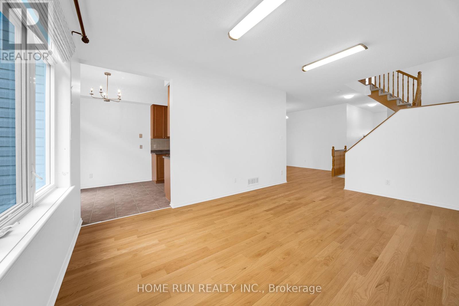 Photo 9 of 3438 Wyman Crescent, Ottawa ON